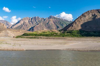 Qalai Khumb 'dan Khorugh Pamir Otoyolu 51' e