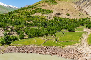 Qalai Khumb 'dan Khorugh Pamir Otoyolu 76' ya
