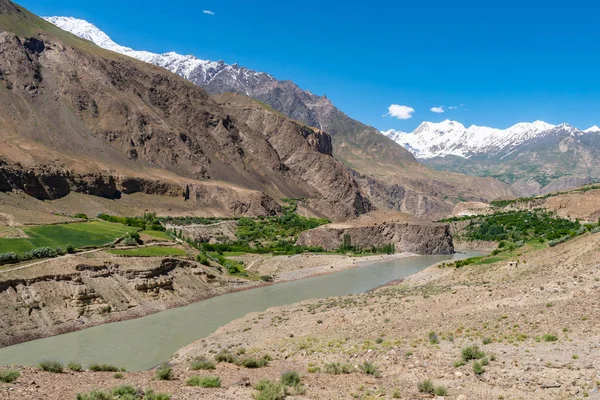 Qalai Khumb a la autopista Khorugh Pamir 67 — Foto de Stock