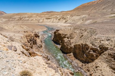 Pamir Otoyolu Alichur 'dan Khargush 12' ye