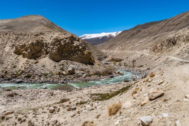 Pamir Otoyolu Alichur 'dan Khargush 15' e