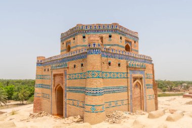 Uch Şerif Jawindi Bibi Mezarı 02