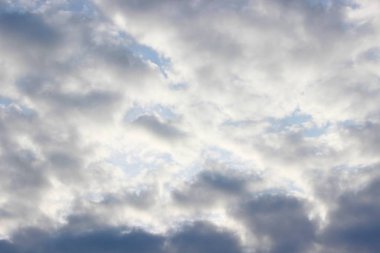 Güzel mavi gökyüzü, güzel beyaz bulutlar. Hava Durumu