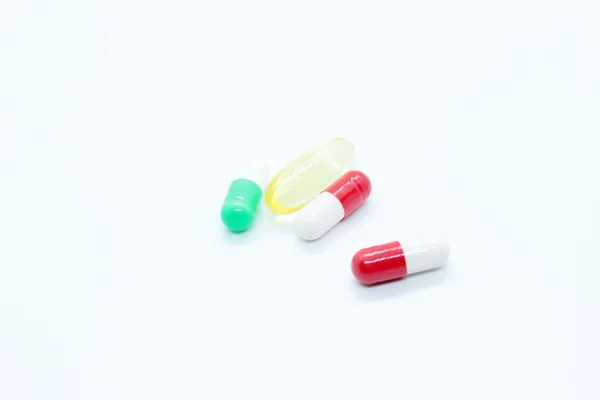 Tablets, capsules, vitamins, located on a white background — 스톡 사진