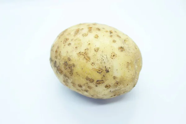 Raw Vacker Potatis Ligger Vit Bakgrund — Stockfoto