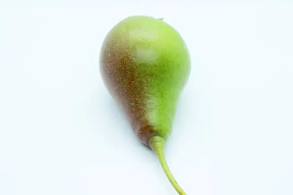 Verde Madura Hermosa Pera Situada Sobre Fondo Blanco — Foto de Stock