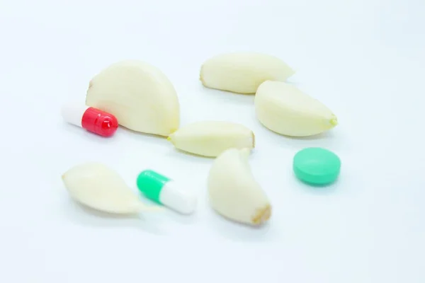 Garlic Vitamin Pills Medicine Located White Background — Stock Photo, Image