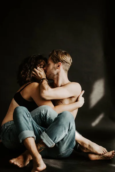 Beautiful Young Coupe Love Posing Bedroom — Stock Photo, Image