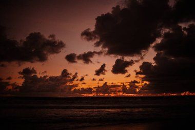 Günbatımı gökyüzü turuncu gökyüzü kırmızı bulut açık hava doğa arka plan