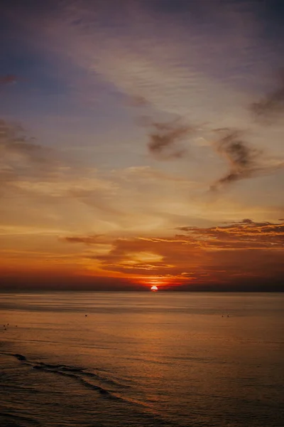 Strand Solnedgang Farver Skyer Sommerferie - Stock-foto