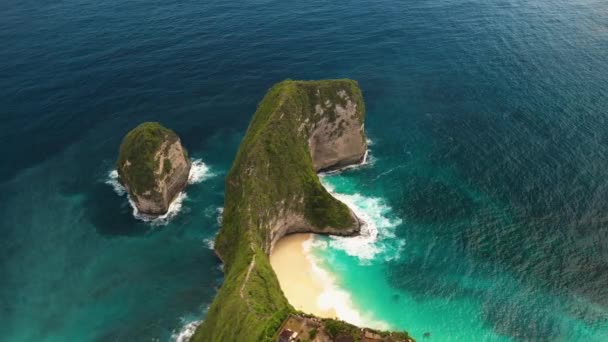Vista Aérea Costa Tropical Isla Nusa Penida Playa Kelingking Bali — Vídeo de stock
