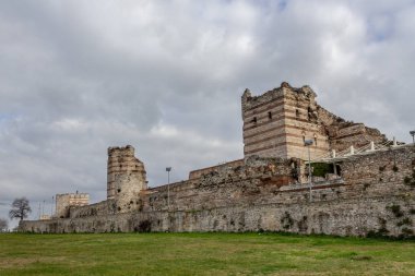 Tarihi İstanbul yarımadasını çevreleyen Doğu Roma Bizans duvarları. Topkapı ve Edirnekapi bölgesi. Türkiye