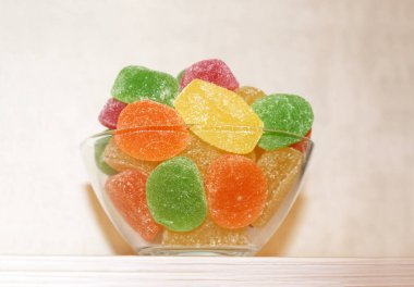 Şeker ve karamelli marmelat..