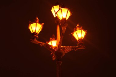 Retro fener, gece çekimi..