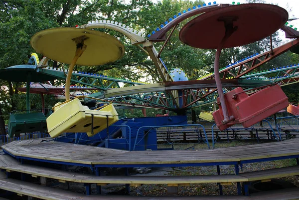 Kinderkarussell Einem Freizeitpark Einem Vergnügungspark — Stockfoto