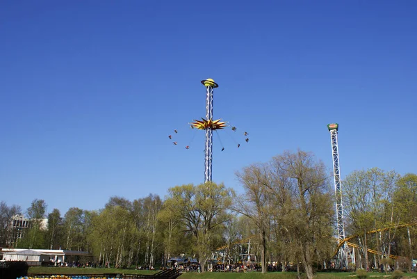 Erwachsenenkarussell Einem Freizeitpark Einem Vergnügungspark — Stockfoto