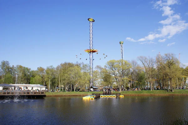 Erwachsenenkarussell Einem Freizeitpark Einem Vergnügungspark — Stockfoto