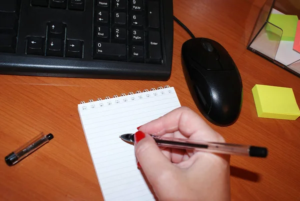 Desktop Toetsenbord Met Muis Notebook Met Pen — Stockfoto