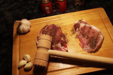 Çiğ biftek, sarımsak, yemek..