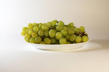 Olgun sulu yeşil üzümler, meyveler