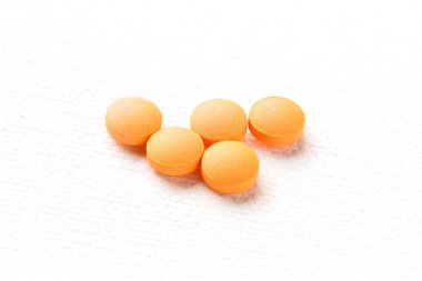 İlaç hapları beyaza izole edildi