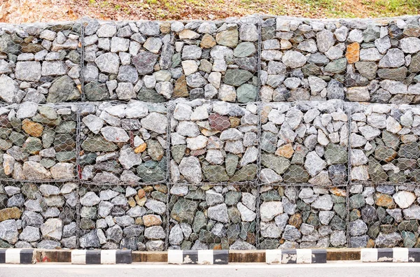 Каменная Стена Проволочной Сеткой Защиты Падения Горных Пород — стоковое фото