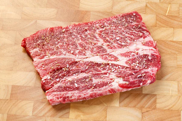 Close Beef Chuck Steak Sea Salt Pepper Wooden Chopping Board — Stock Photo, Image