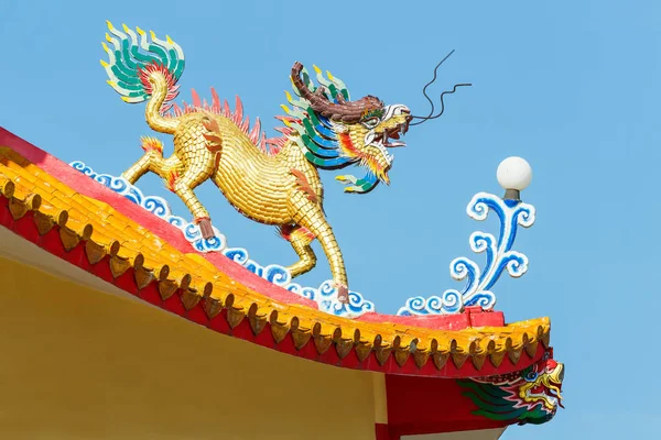 Renkli Kirin Heykel Çin Tapınağı Güçlü Oryantal Efsanevi Yaratık Hayvan — Stok fotoğraf