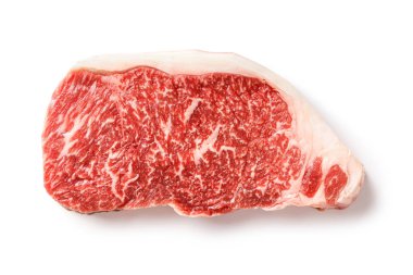 Beyaz izole Wagyu striploin biftek