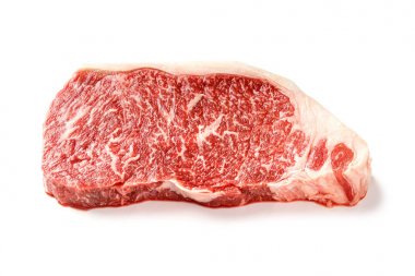 Beyaz izole Wagyu striploin biftek