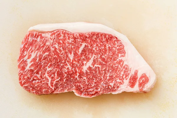 Close Wagyu Bife Striploin Carne Placa Corte Plástico Sujo Imagem De Stock