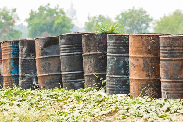 Barril de petróleo oxidado — Foto de Stock