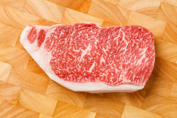 关闭了 Striploin 牛排 — 图库照片