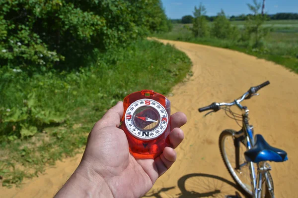 Bússola e bicicleta . — Fotografia de Stock