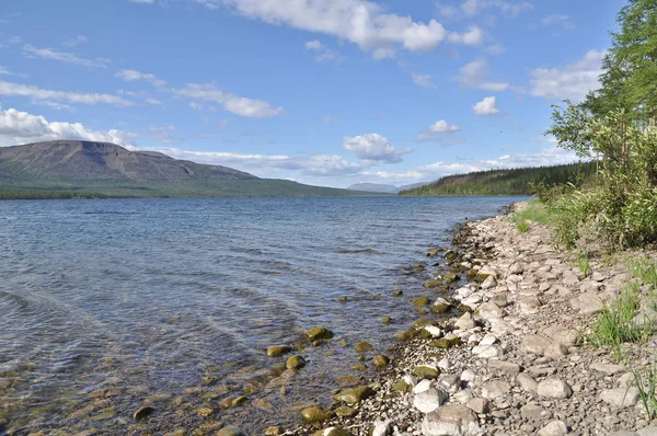 Ufer der Seen auf dem Putorana-Plateau. — Stockfoto