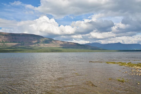 See auf dem Putorana-Plateau. — Stockfoto