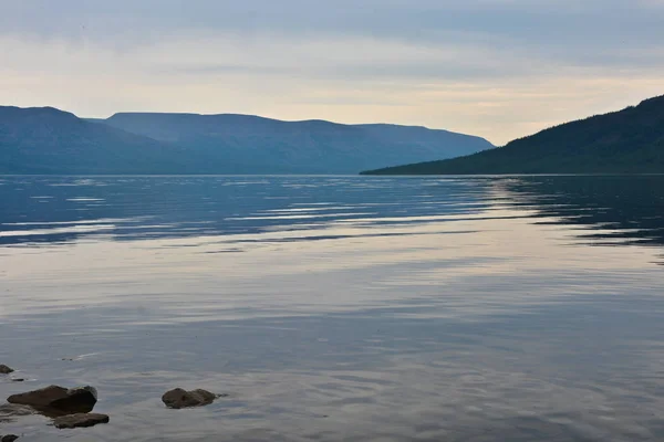 Lake in the Putorana plateau. — Stock Photo, Image