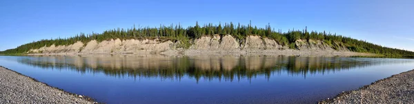 Панорама пустельний Уралу, ріки. — стокове фото