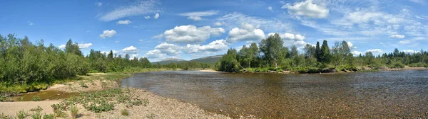 Panorama řeka v národním parku "Yugyd Va". — Stock fotografie