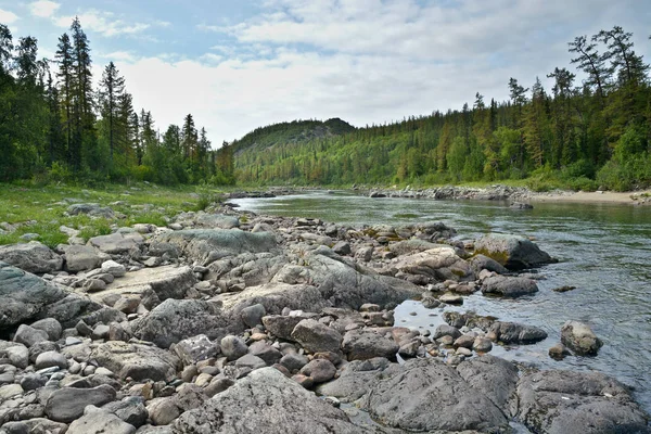 Kharamatlou nehre kutup Urallar.