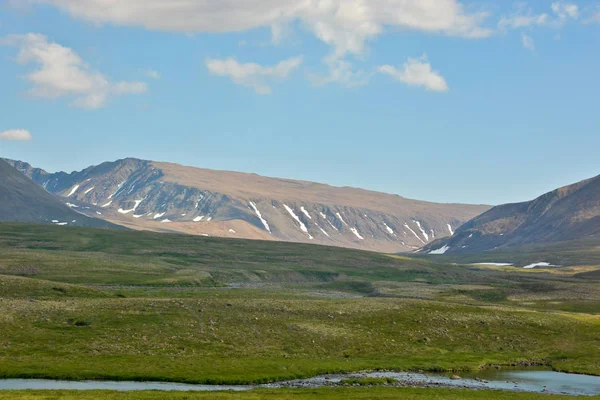 Tundra in the Polar Urals and the Main Ural Range. — Stock Photo, Image