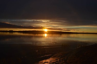 Batan güneşin renkleri. 