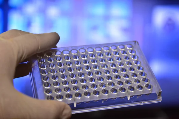 Nuevas biotecnologías en laboratorio . — Foto de Stock