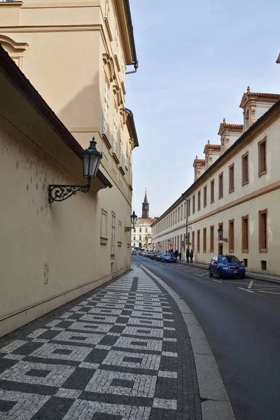 街道在布拉格区的马拉小. — 图库照片