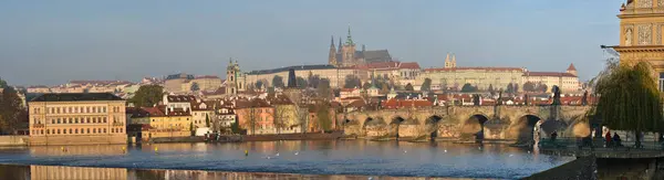 Πανόραμα από τη γέφυρα του Καρόλου στην Πράγα. — Φωτογραφία Αρχείου