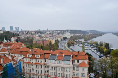 Prag'da Vltava dolgu.