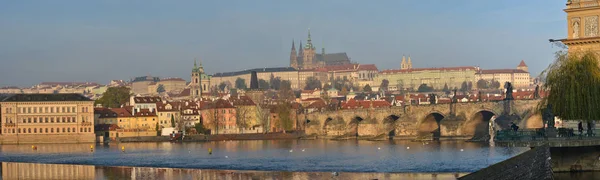 Panorama du pont Charles à PRague . — Photo