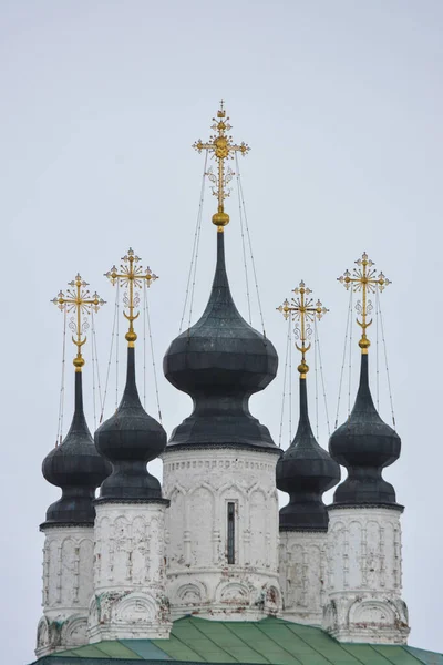 Monasterios y templos de la ciudad rusa de Suzdal . — Foto de Stock