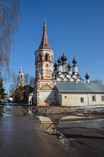 Venäjän Suzdalin kaupungin luostarit ja temppelit . — kuvapankkivalokuva