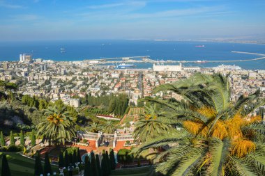 Tepeden Hayfa manzarası.